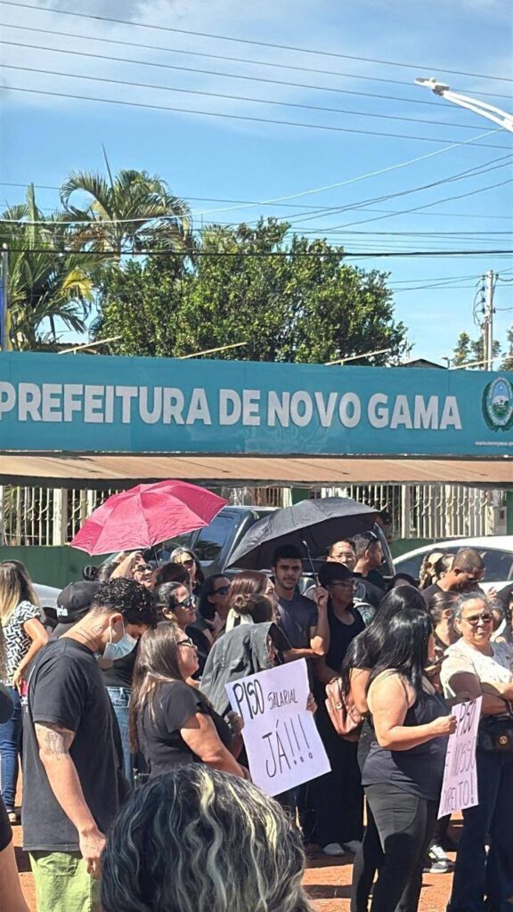 514066991_24193319786996736_6922254158701184187_n-576x1024 ✊ SINPRO-NG em Ação: A Luta da Categoria se Fortalece nas Ruas e nas Instituições